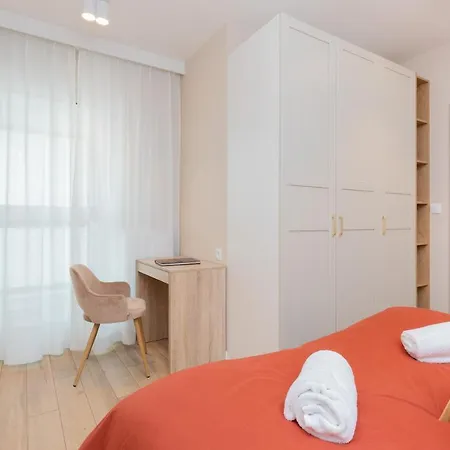 Beaufort Estate By Renters * Gdynia