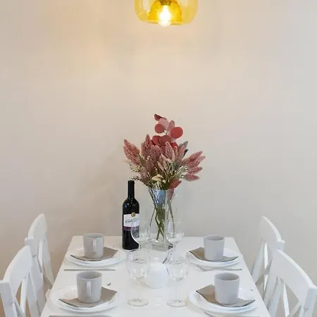 Beaufort Estate By Renters דירה גדינייה